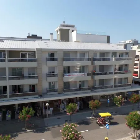 Cozy With Rooftop Pool * Bibione