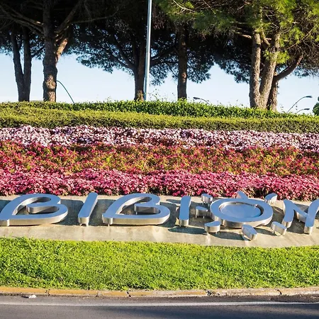 Cozy With Rooftop Pool Apartment Bibione